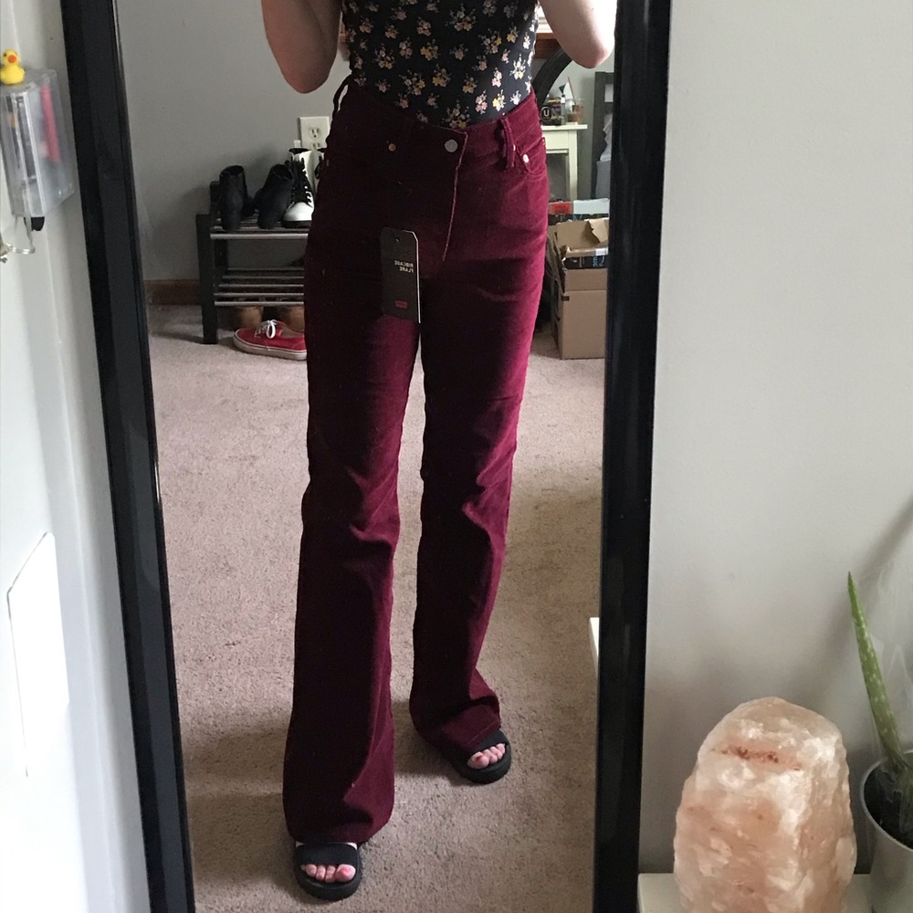 Maroon corduroy Levi's